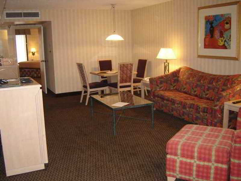 Hotel Embassy