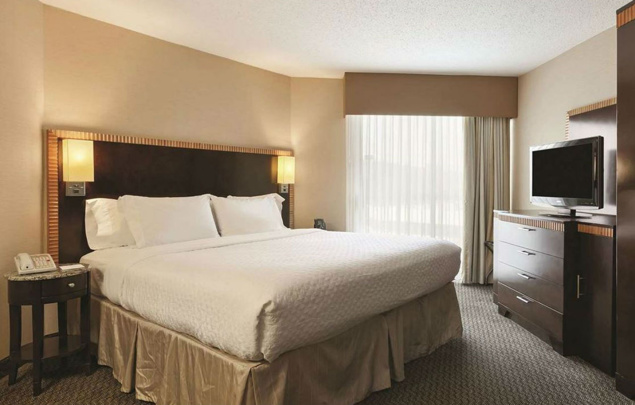 Embassy Hotel 4*
